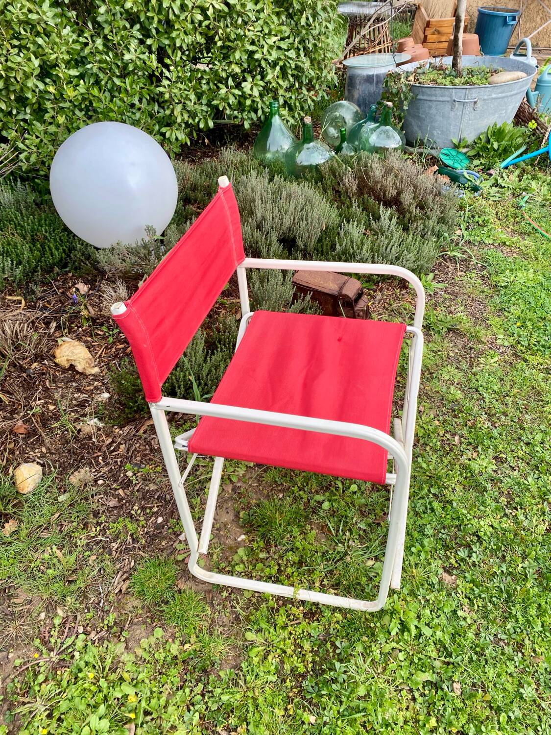 Vintage red folding chair