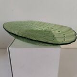 Oval glass shell-shaped dish