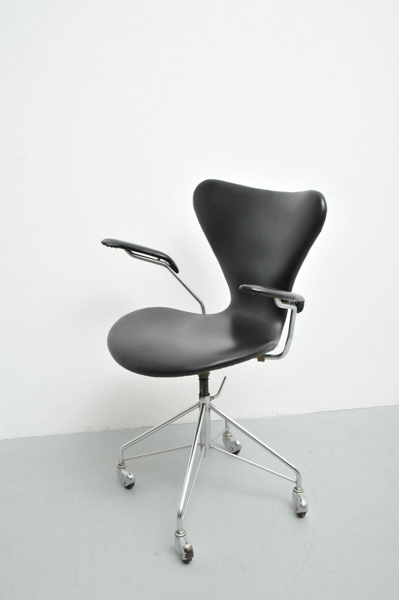 Swivel model 3217 desk chair by Arne Jacobsen for Fritz Hansen, 1950s