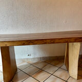 Table en bois de suar