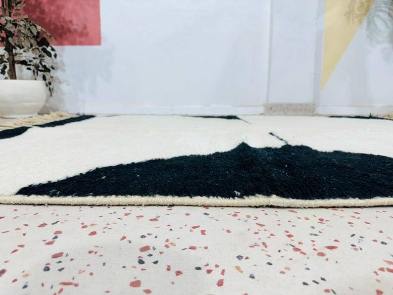 Handmade Beni Ourain Rug: Black & White Moroccan Wool Carpet 150/250cm