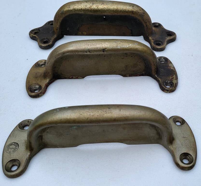 Lot 3 Sprague metro door handles 1920