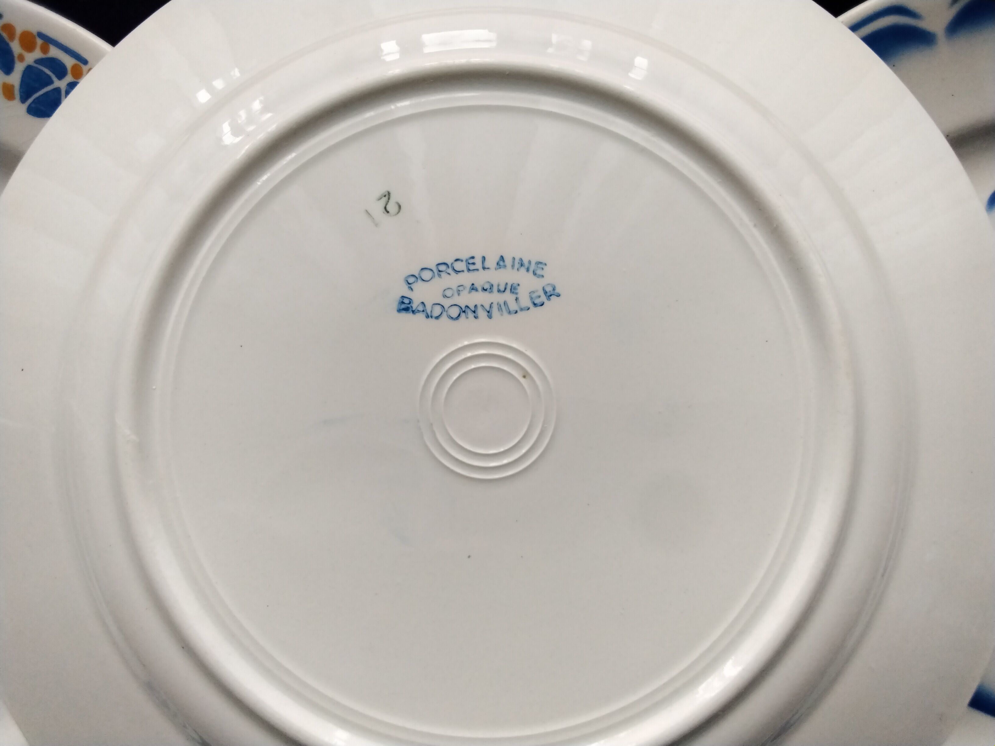 Set of 6 mismatched flat plates HBCM and Badonviller