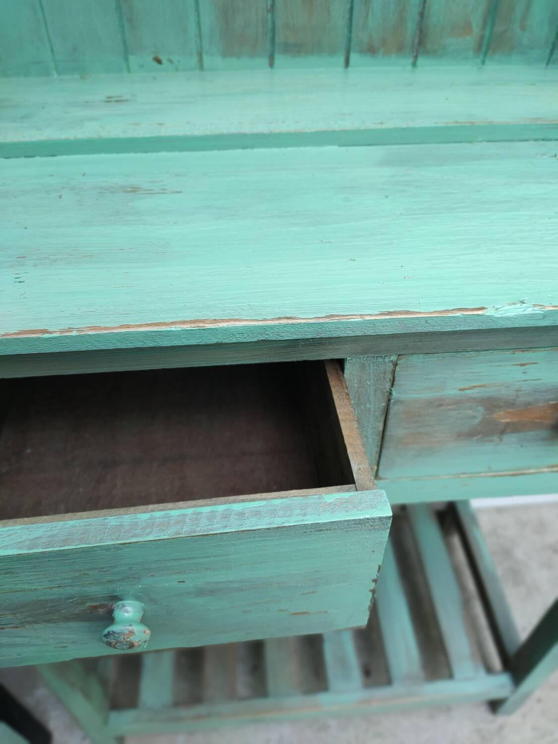Vaisselier en bois vert