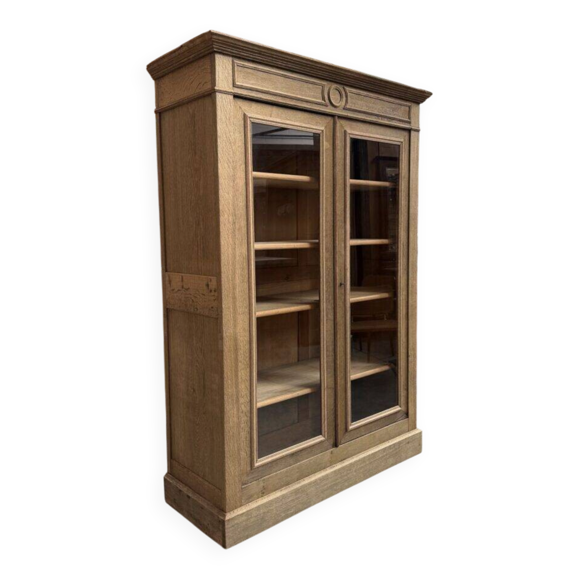 Showcase in oak from the late 19th century.