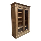 Showcase in oak from the late 19th century.