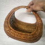 Woven wicker gondola basket