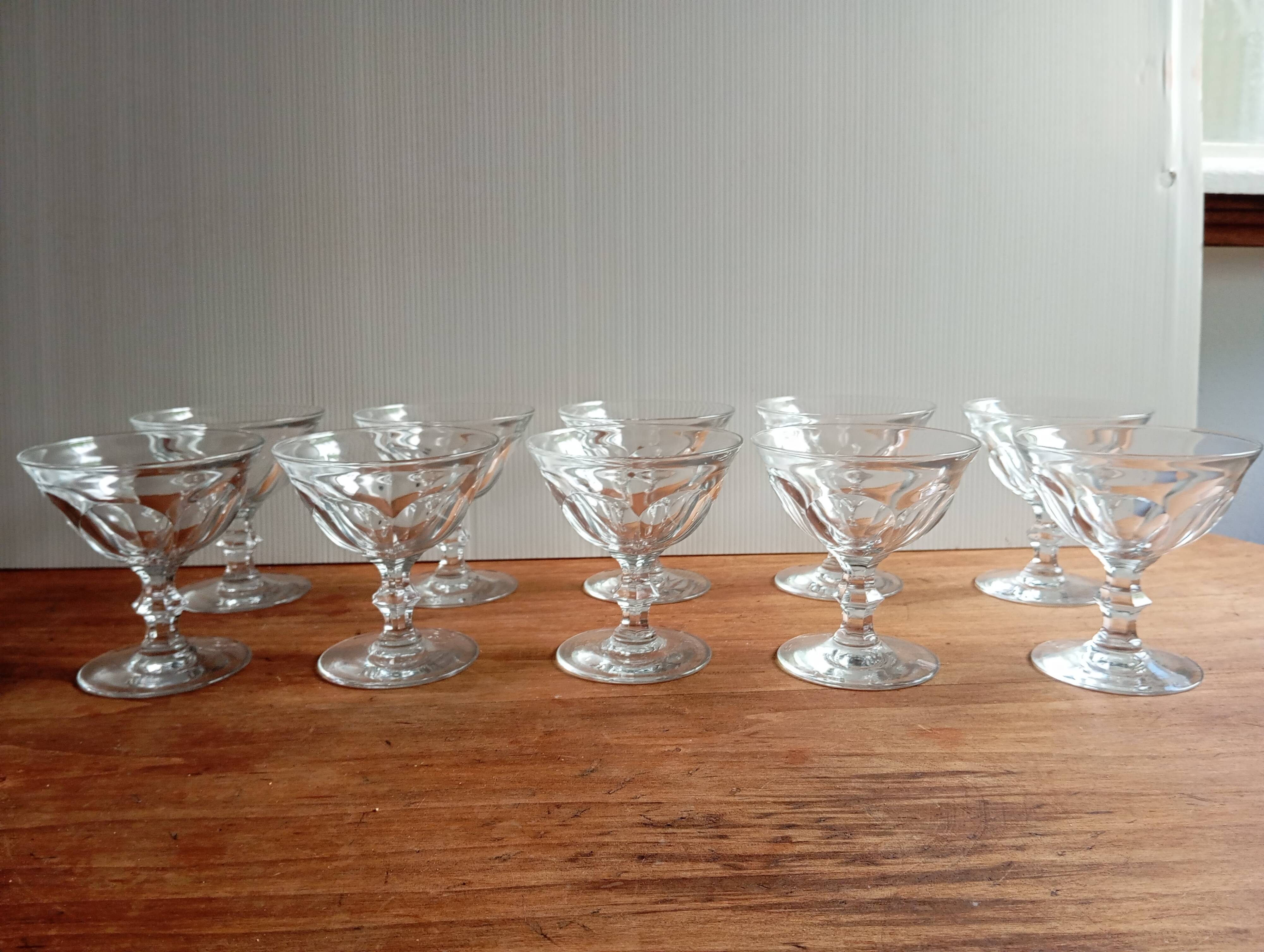 SET OF 10 FACETED GLASS CHAMPAGNE GLASSES