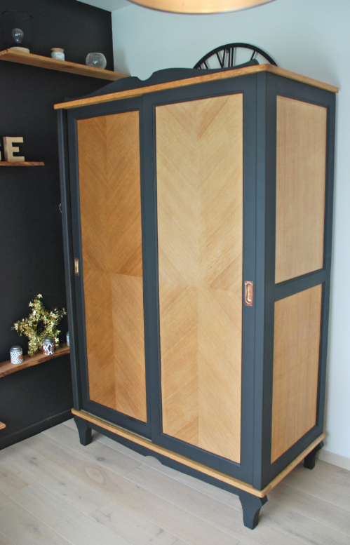 Cabinet with sliding doors 60s