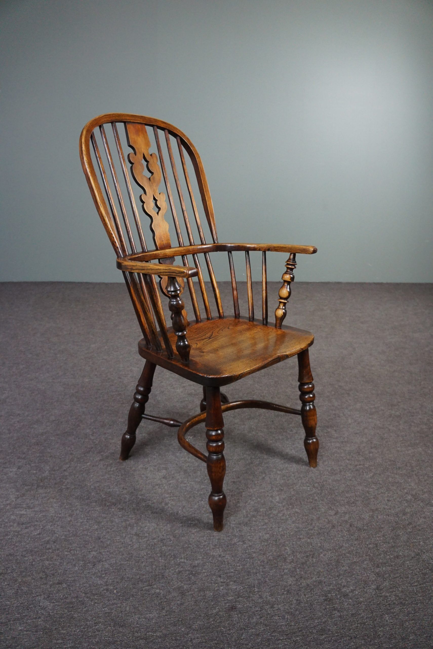 Antique English Windsor chair, high backrest, 18th century
