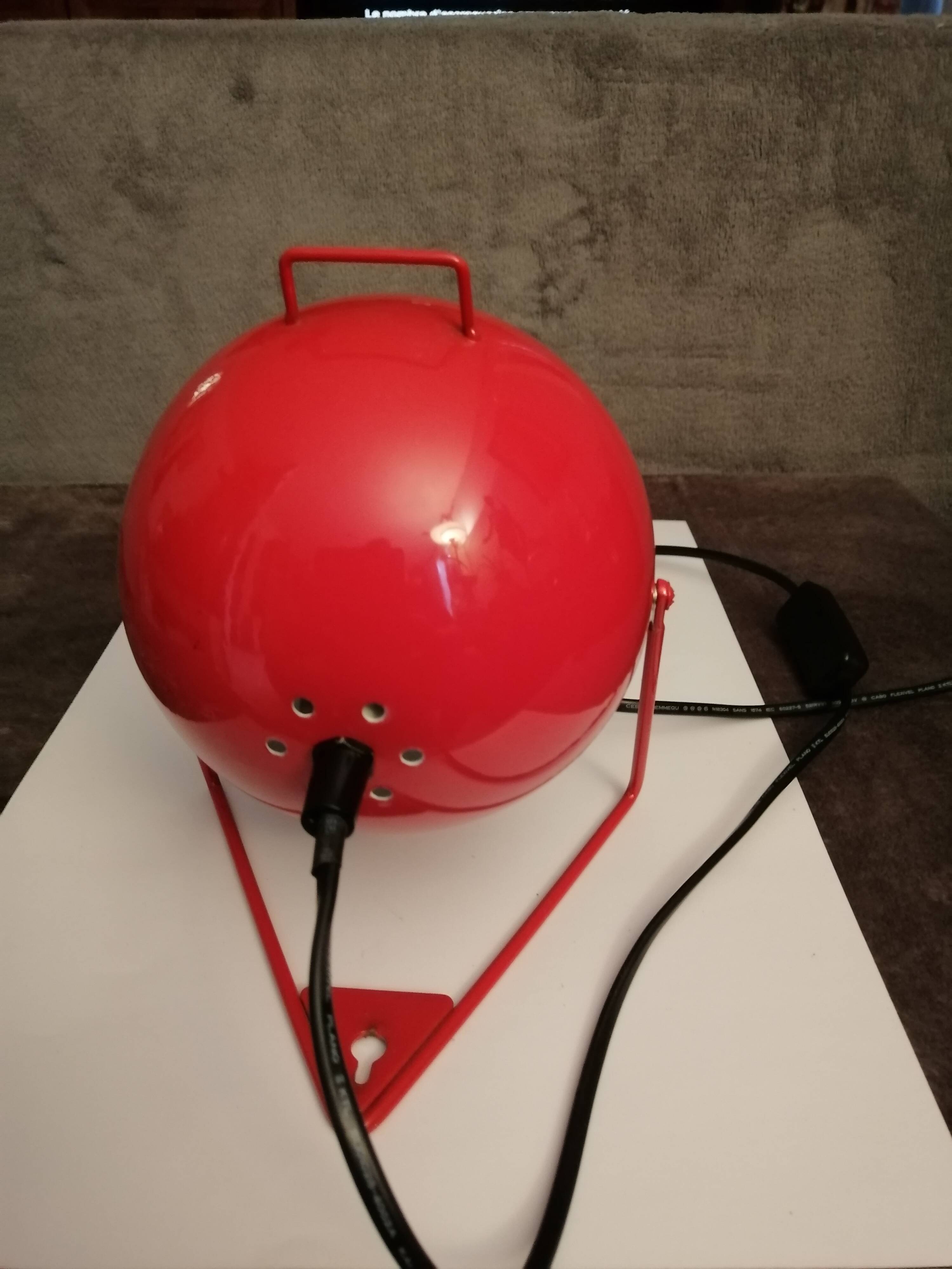 Table or wall lamp round in vintage red metal