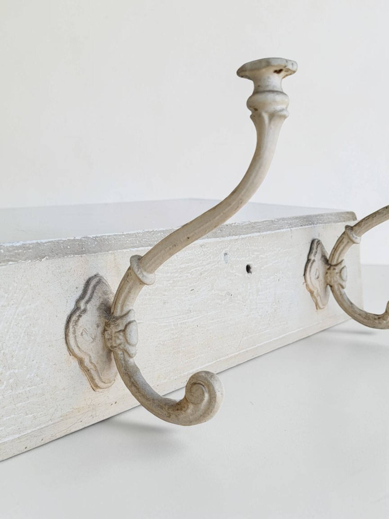 Coat rack with 4 iron hooks from 1900