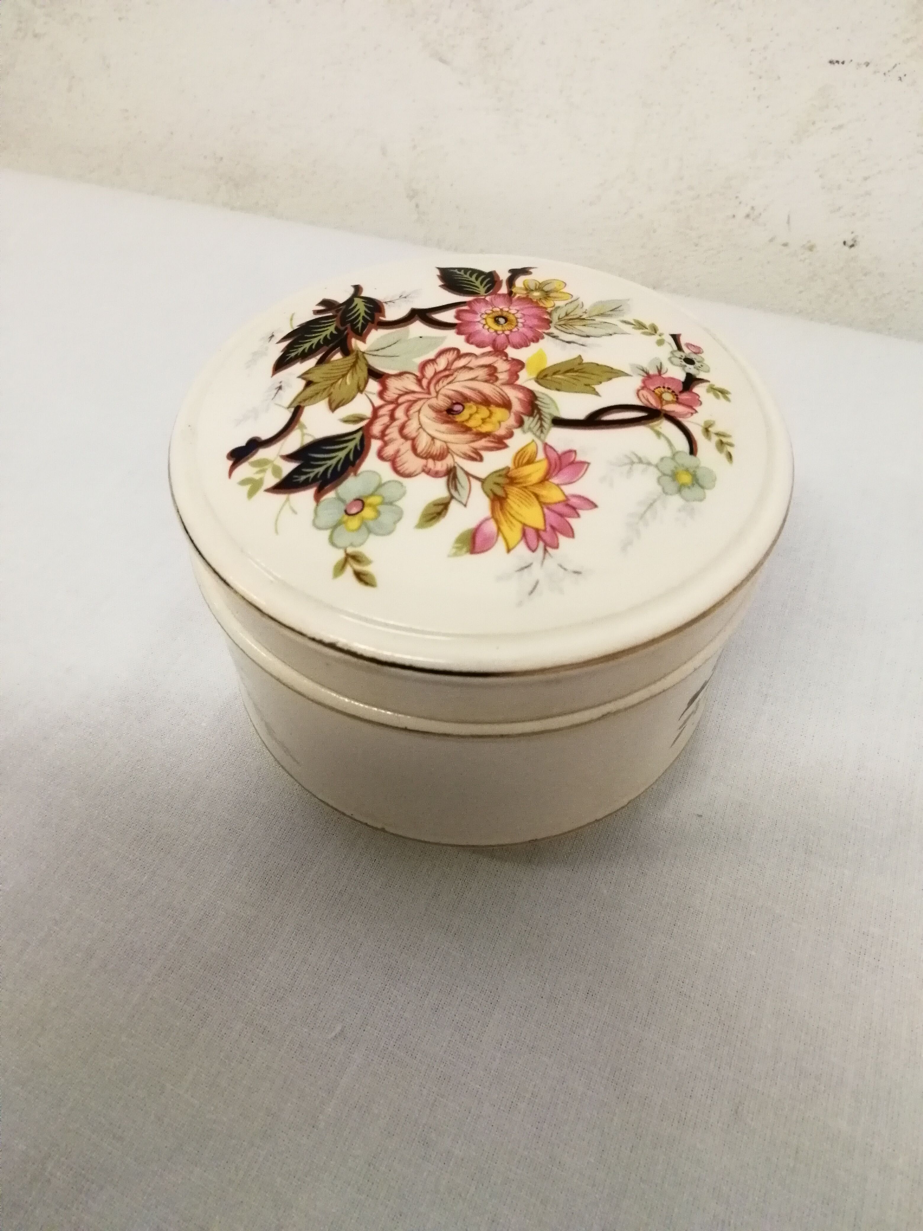 Box / Candy Box Sadler England