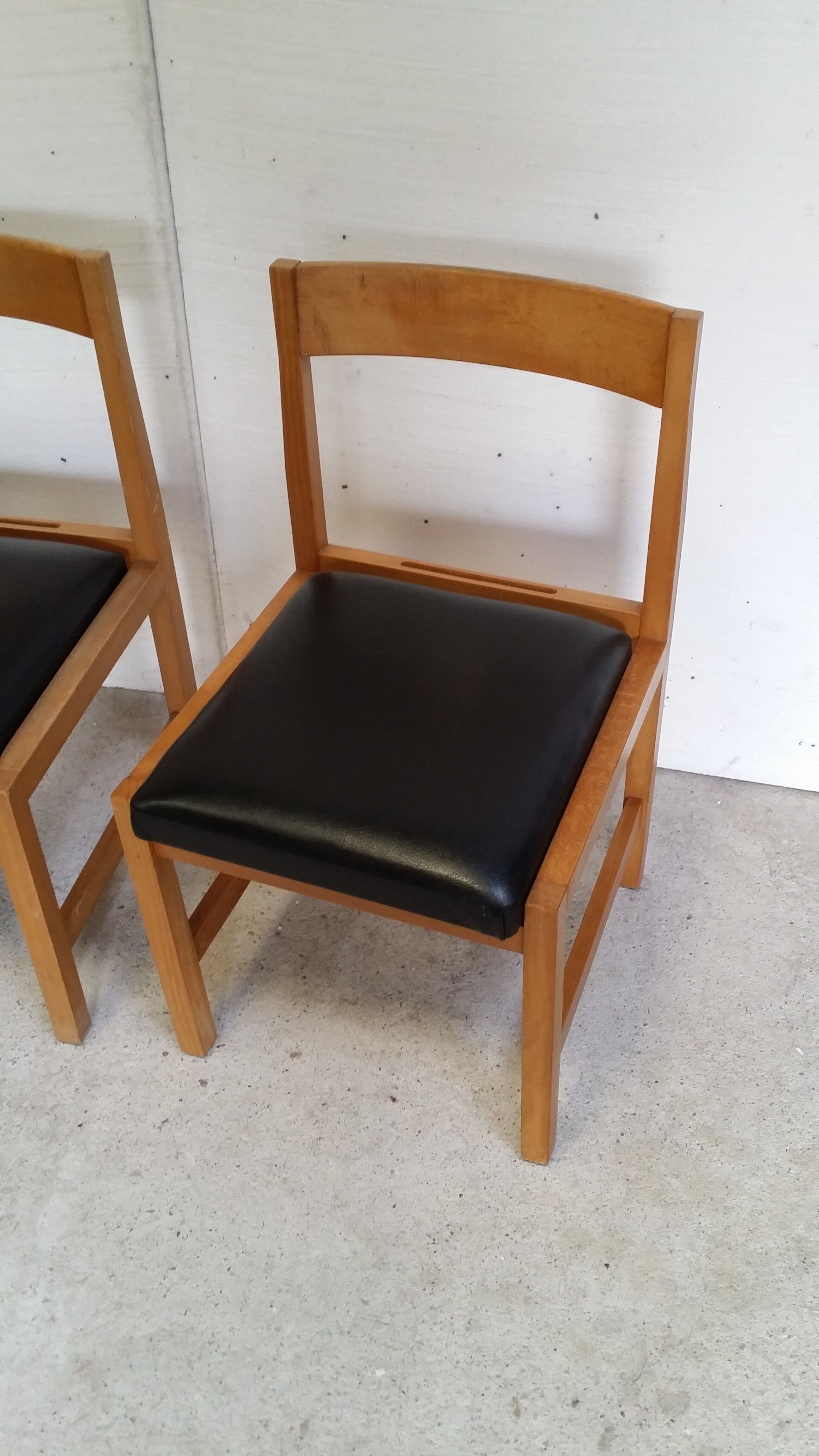 Lot of four chairs