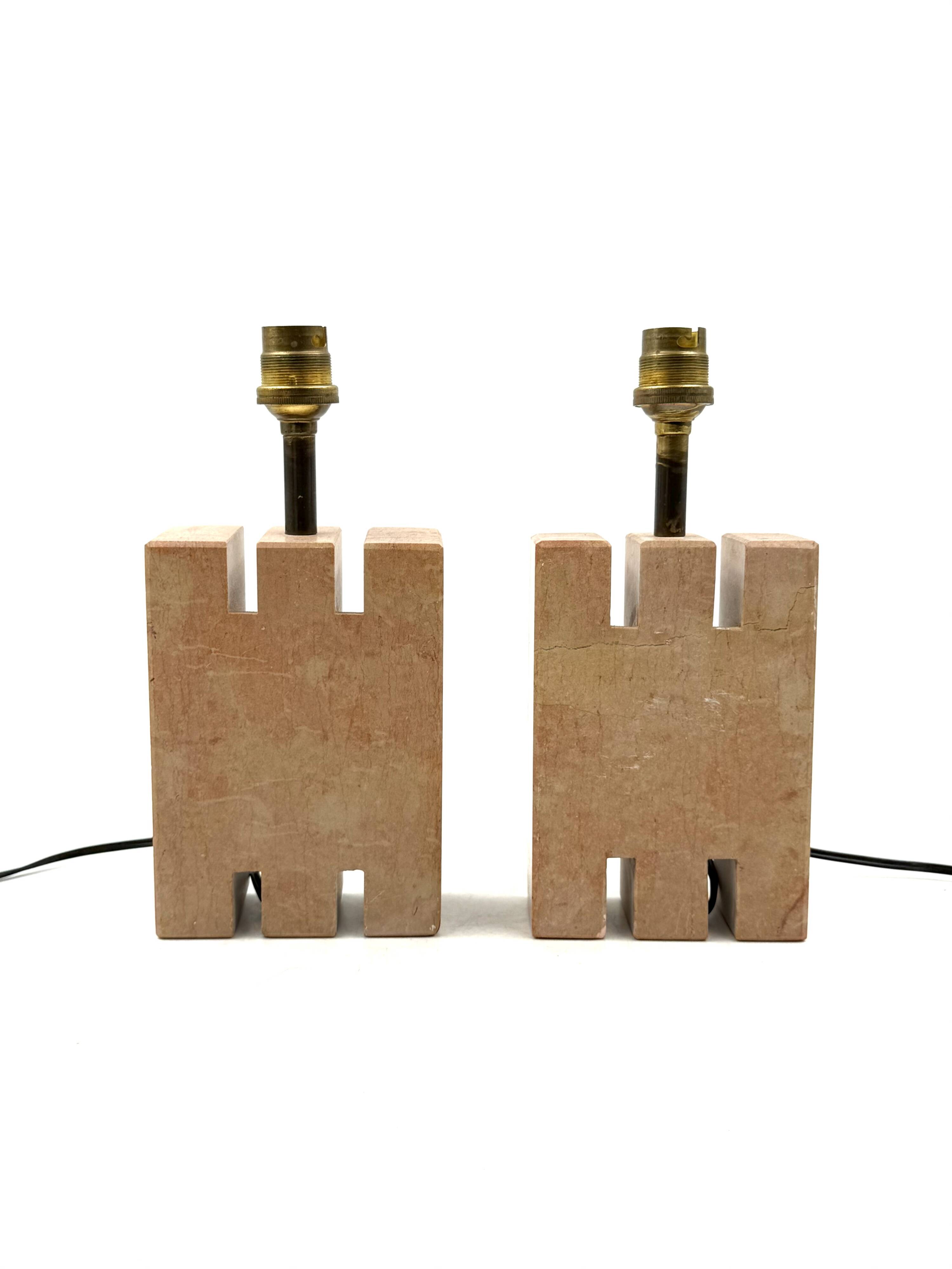 Ensemble de 2 lampes de table en marbre rose Hollywood Regency, France années 1970