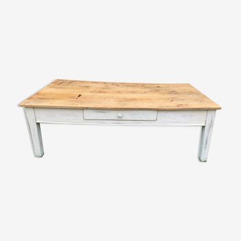 Table basse ancienne en bois blanc