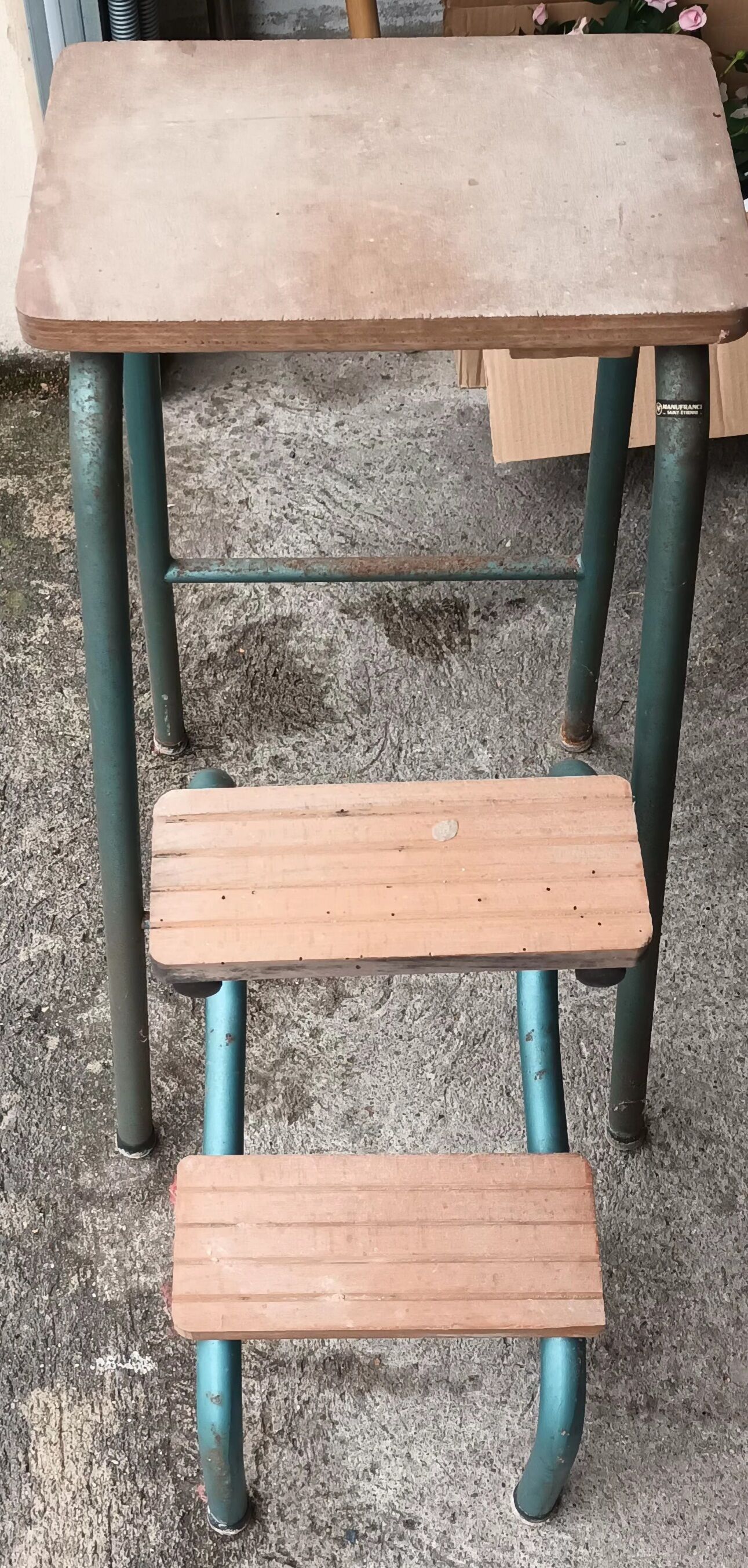 Stepladder stool