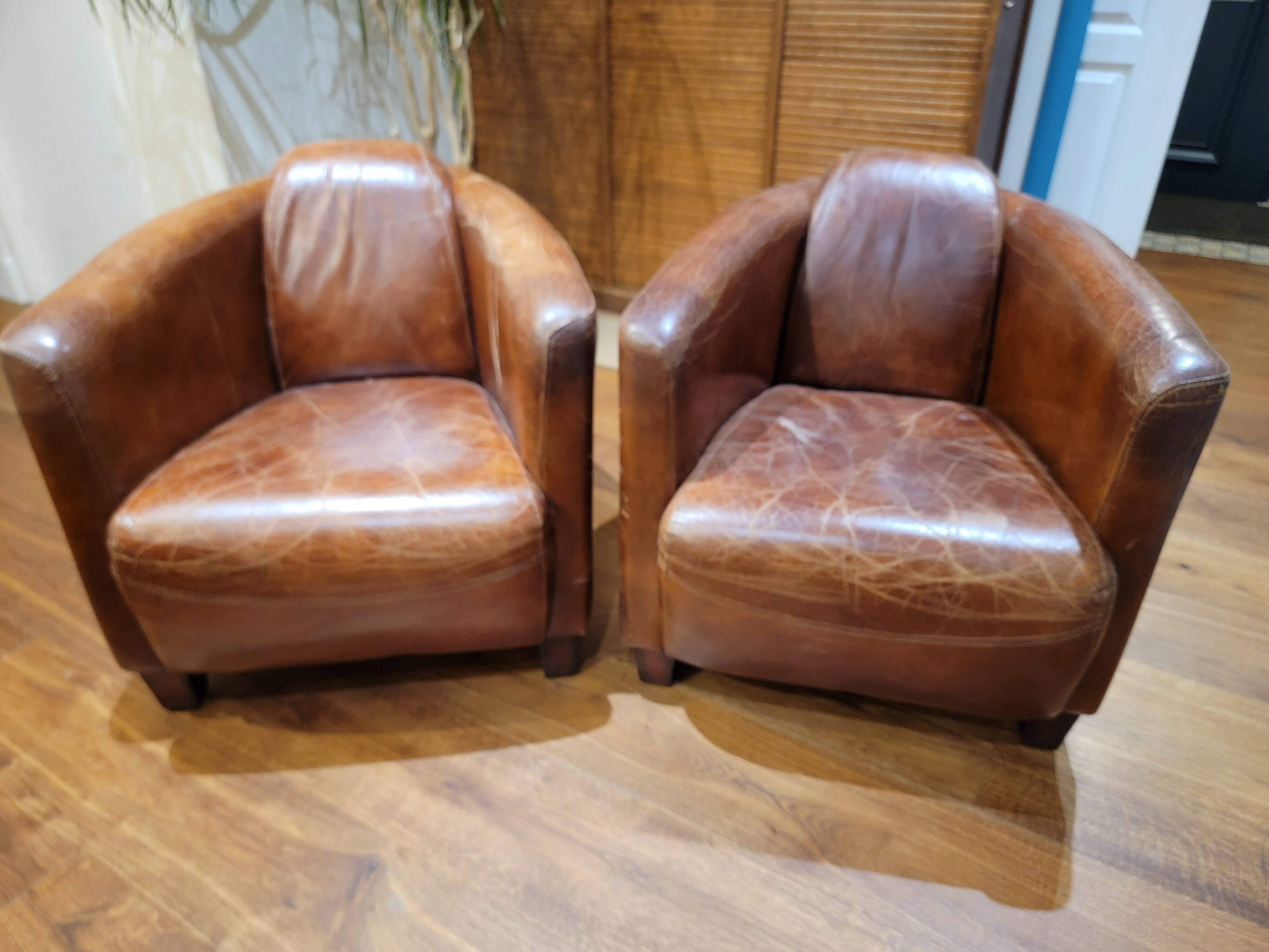 Set of 2 Club Chairs