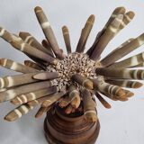Ancien oursin crayon sur socle en bois tourné, 22 cm