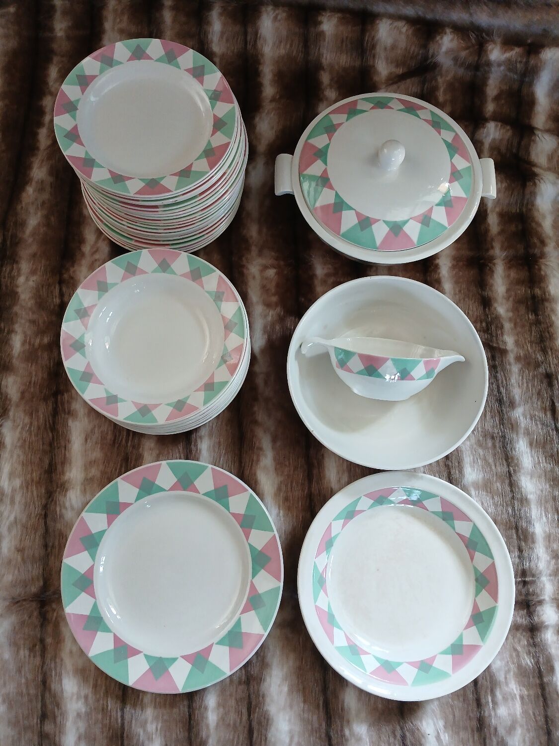 2 old plates from Digoin and Sarreguemines