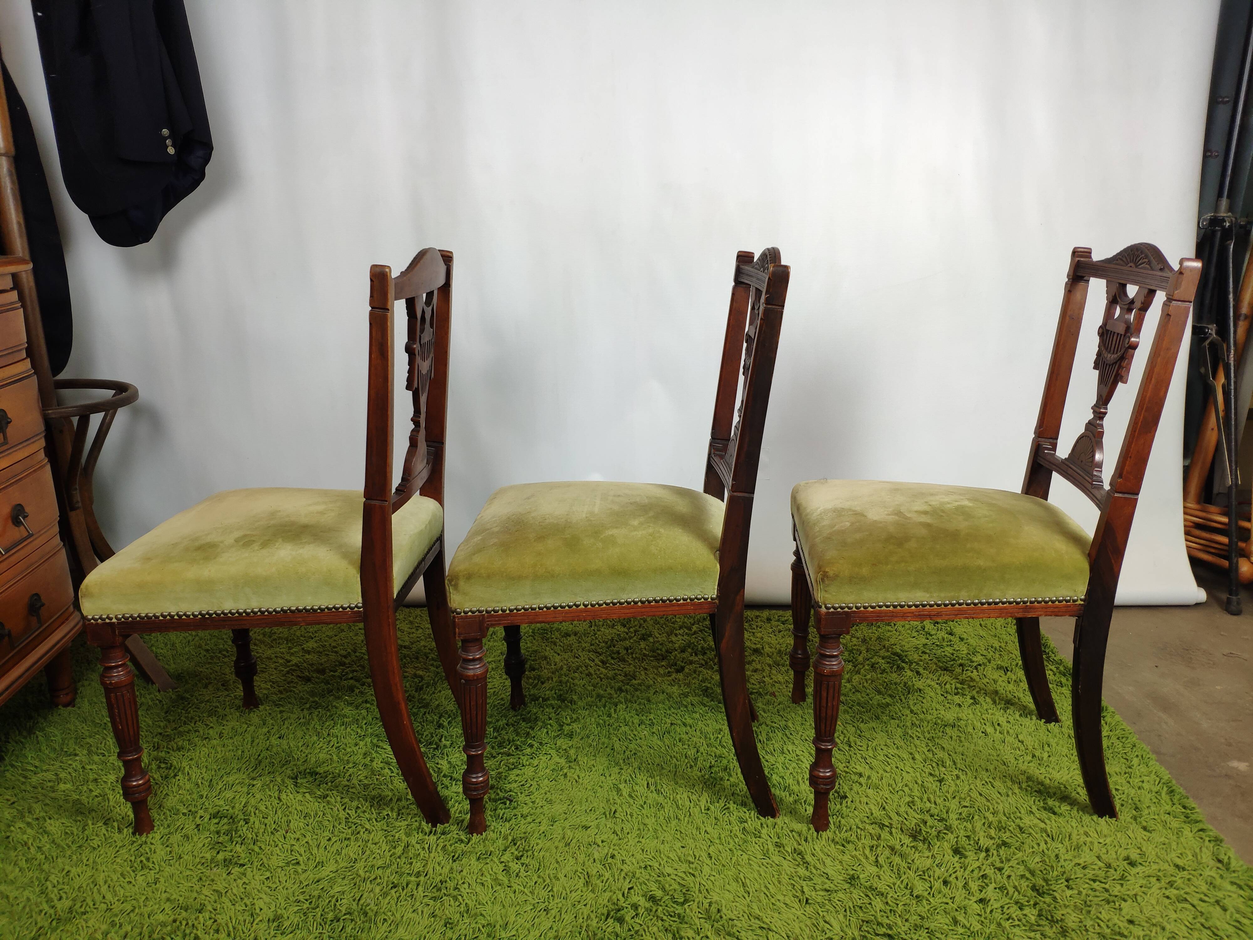 Set de 3 chaises anglaises velours vert