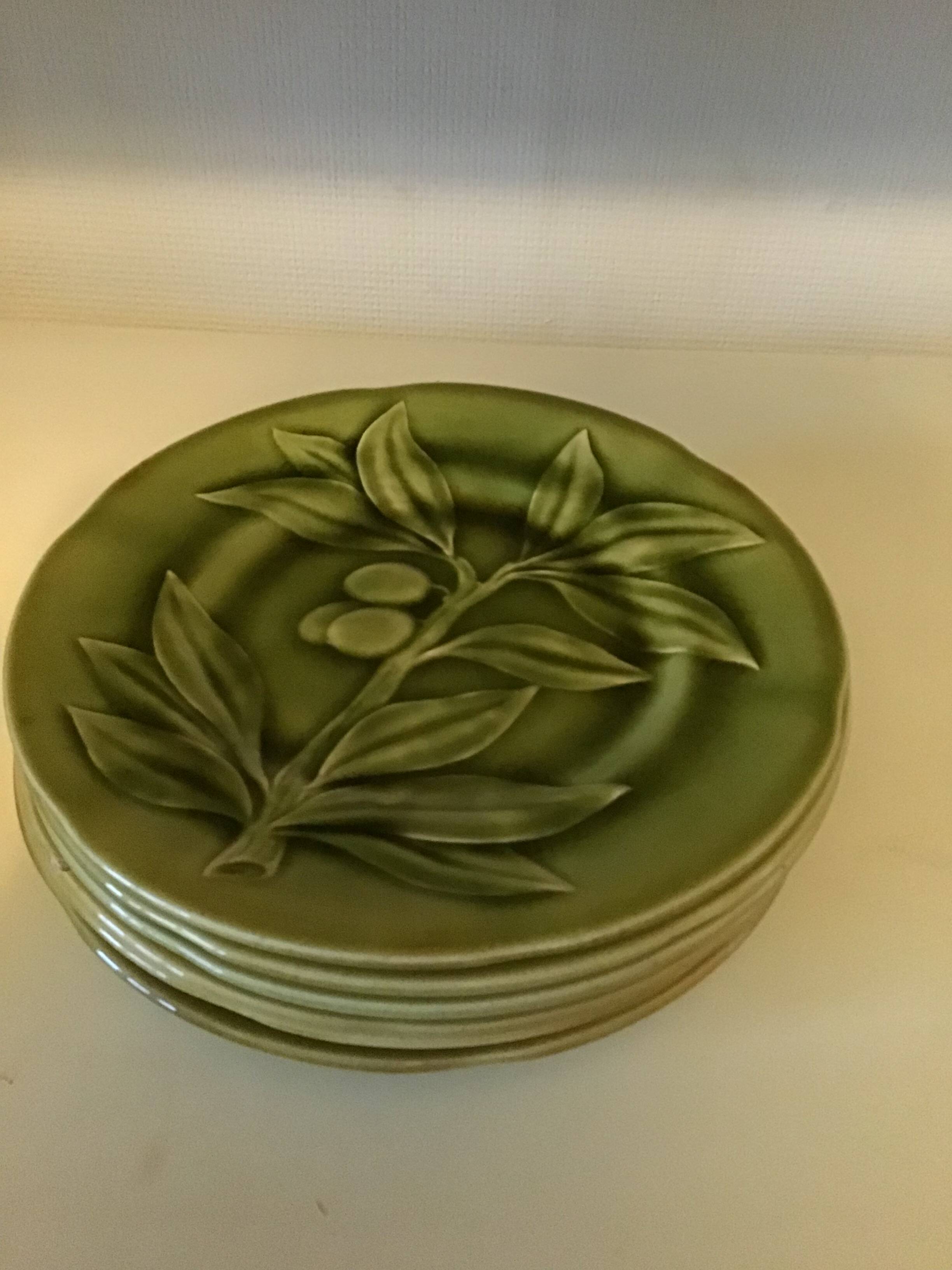 6 assiettes verte Choisy le Roi en parfait etat