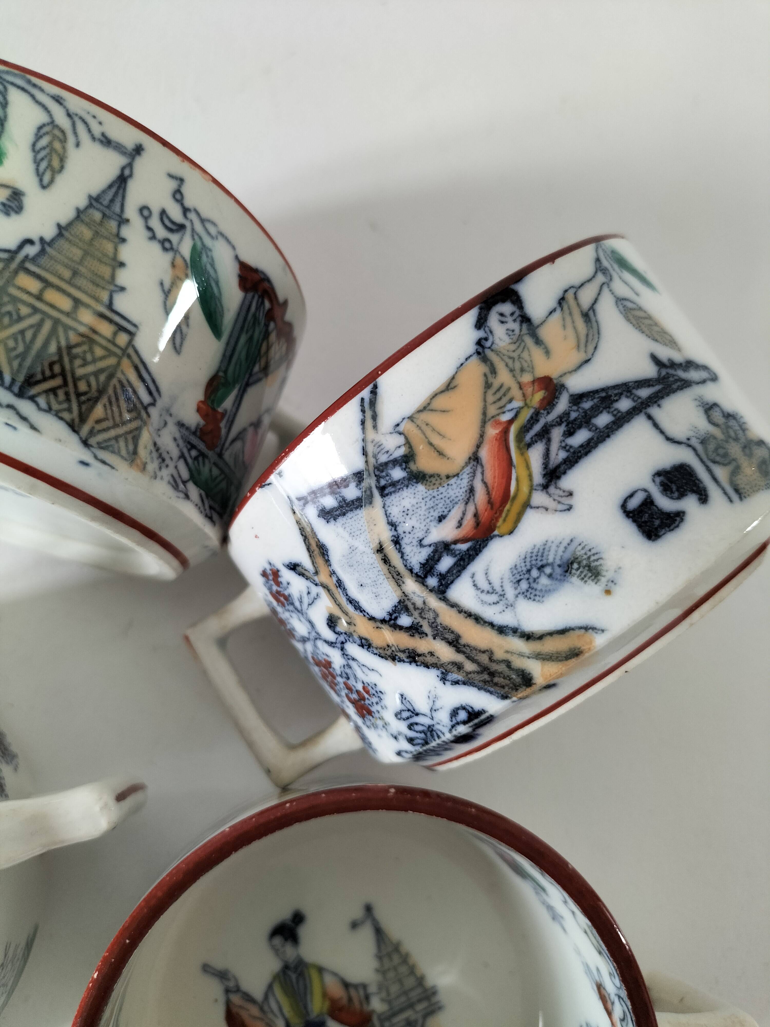 Ensemble de 4 tasses à bouillon Digoin & Sarreguemines, décor Timor