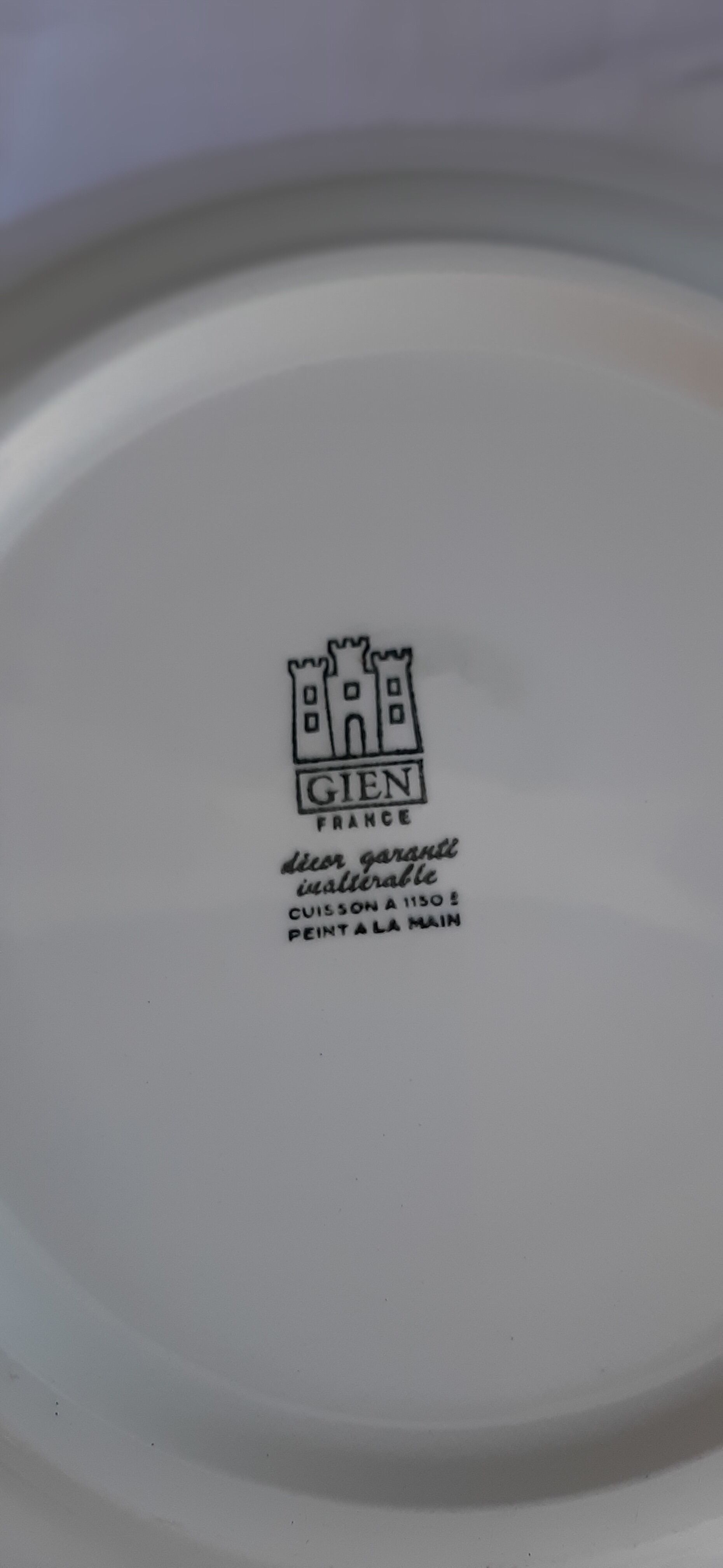 Hollow round dish Gien France