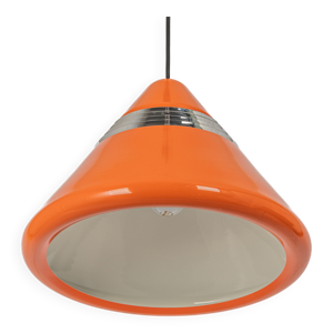 Suspension orange conçu