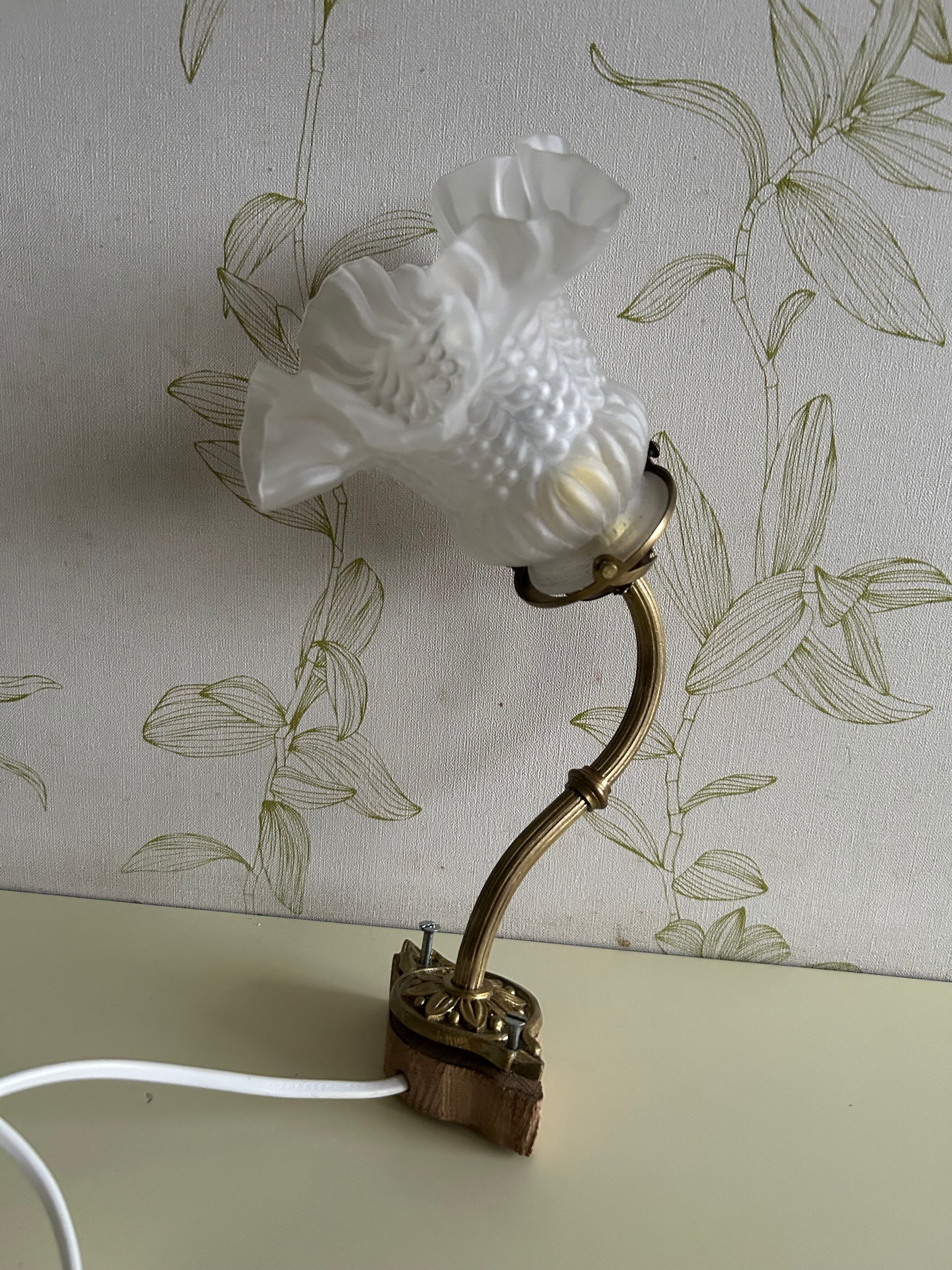 Antique gilded bronze wall lamp with frosted glass tulip