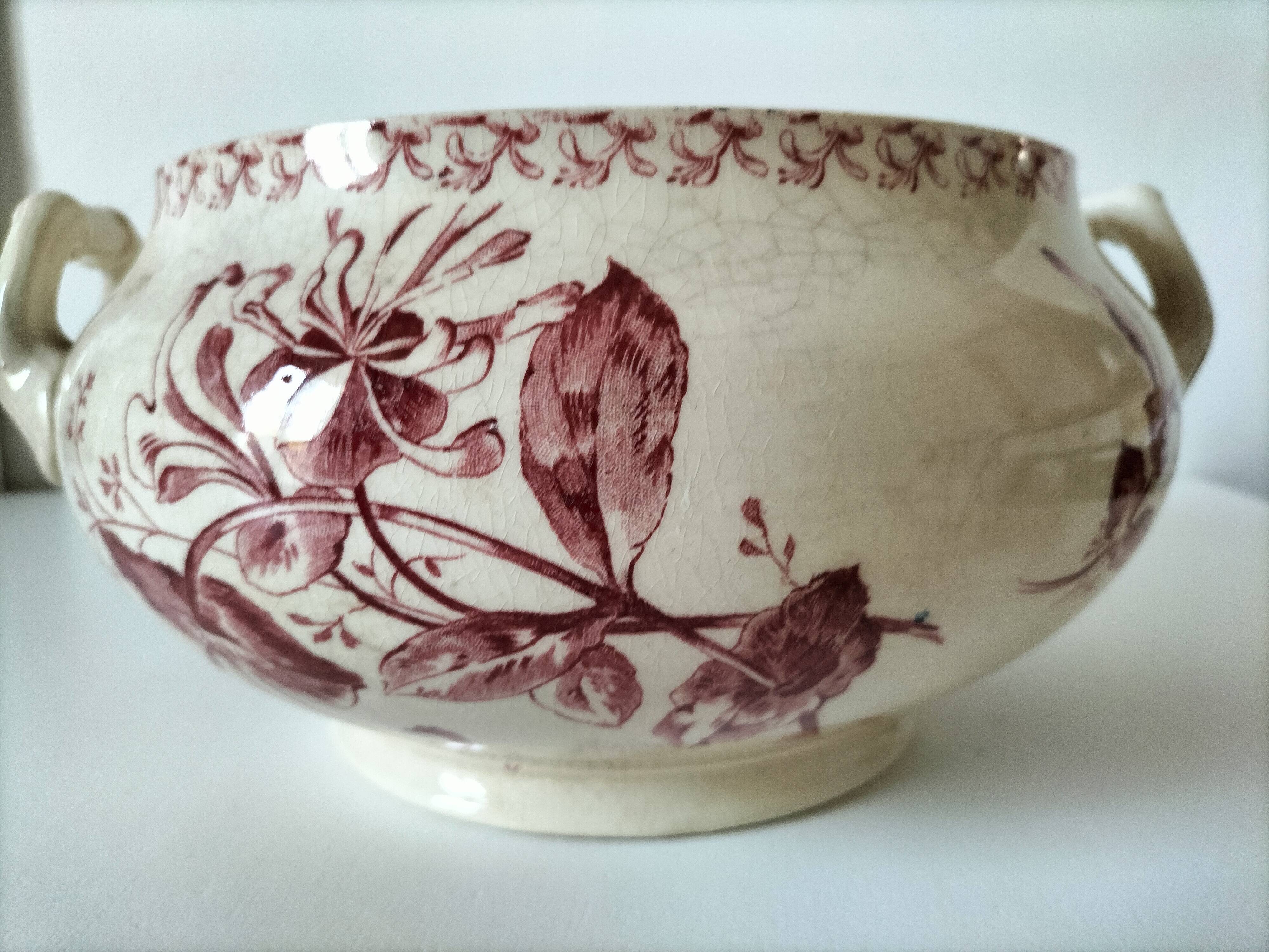 Large vegetable dish Gien model Honeysuckle Earth of Iron – 1886-1938