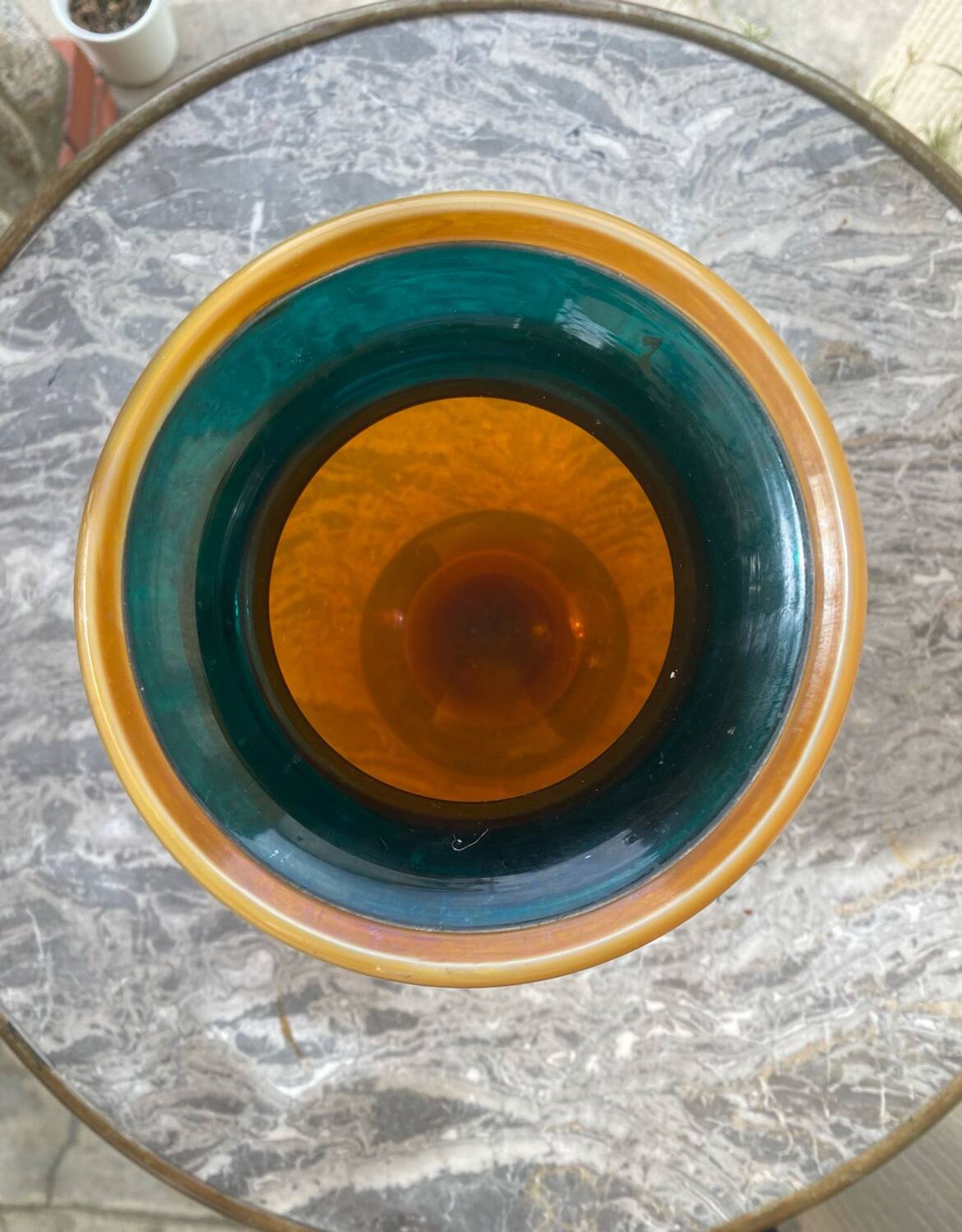Ancien vase en cristal soufflé marbré
