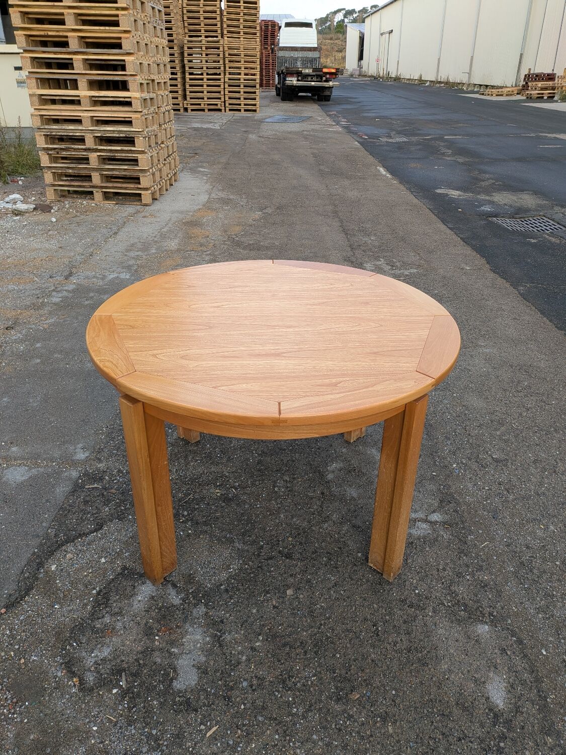 Dining table in elm from 1980