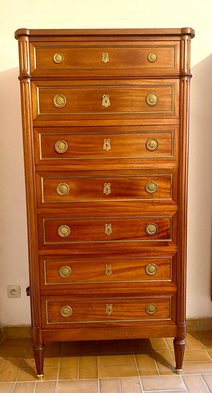 Louis XVI Weekly chest