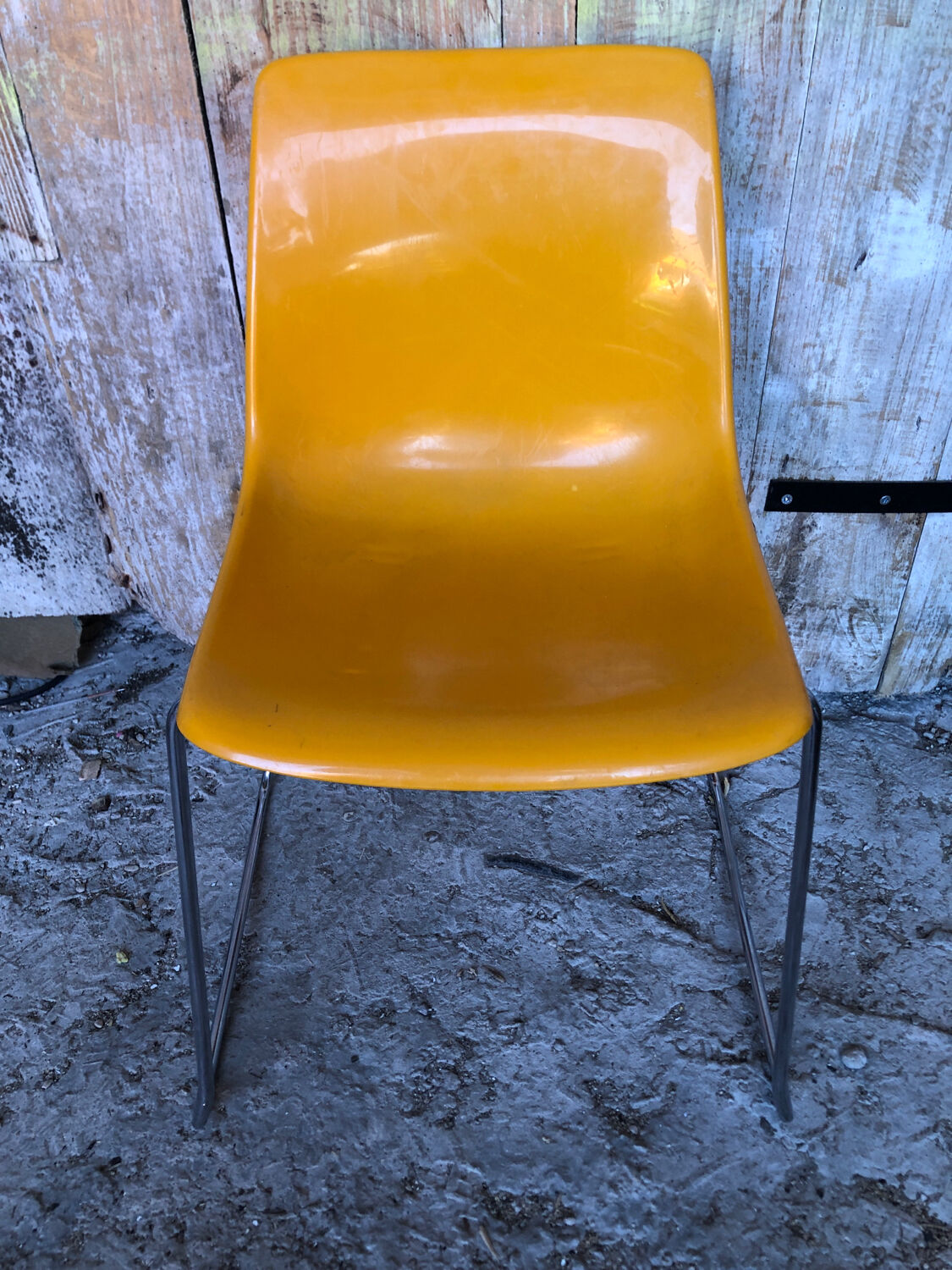 Grosfillex shell chair