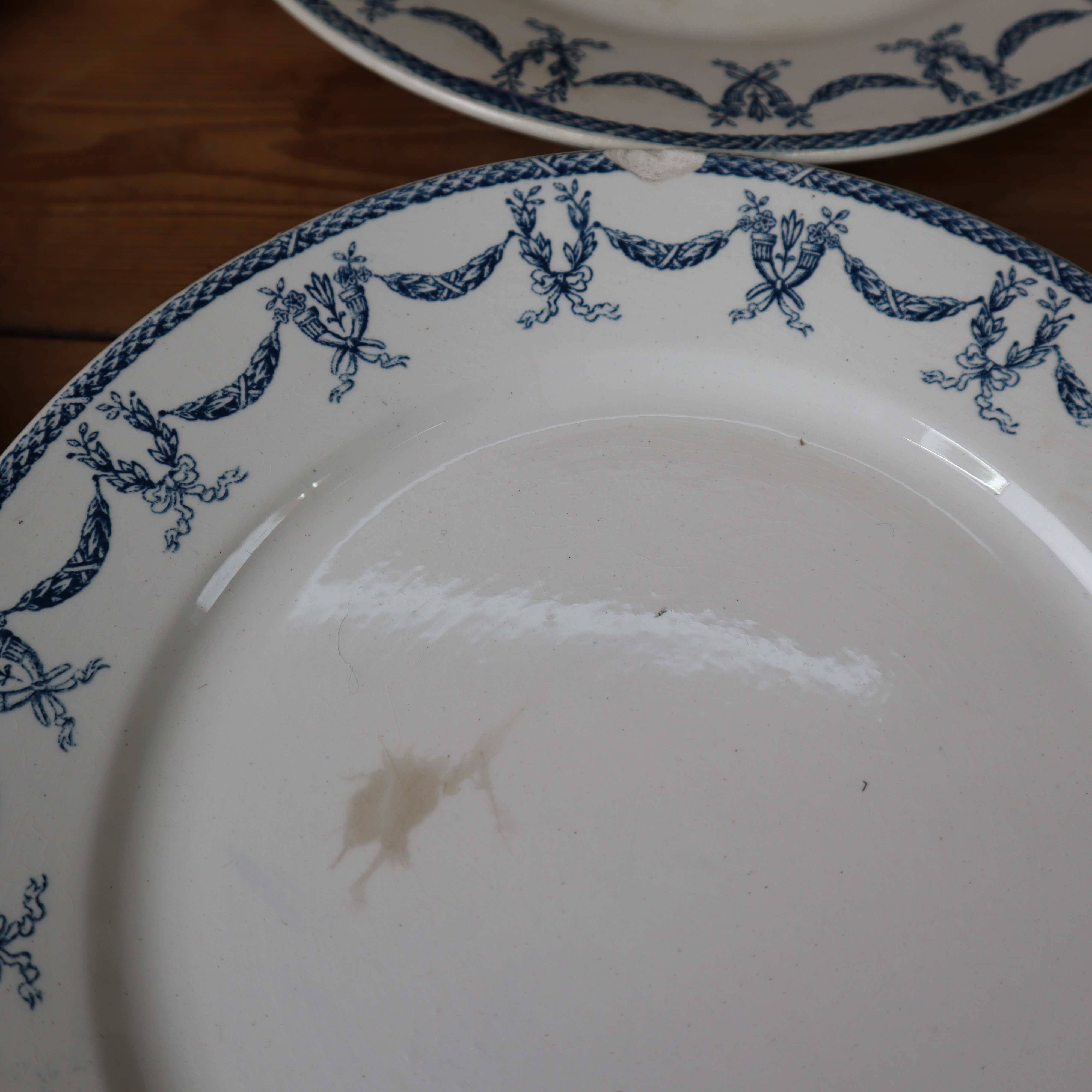 Set of 8 flat ironstone plates "Les Termes" Sarreguemines and Digoin