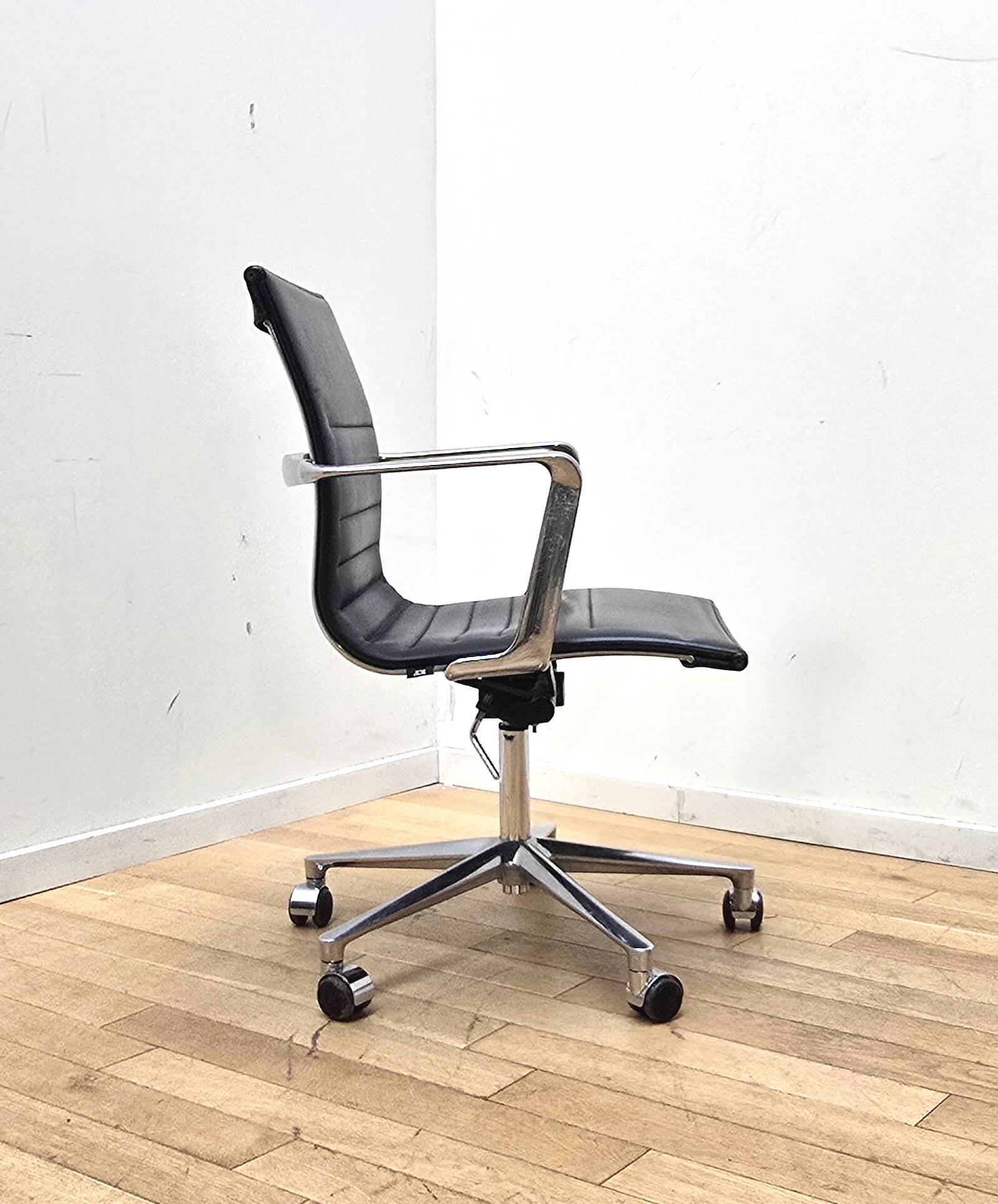 Suite de 6 chaises de bureau Una Chair, ICF