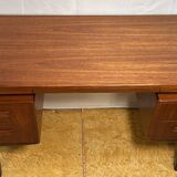 Bureau à plateau flottant en teck de style rétro du milieu du siècle par G Plan Fresco Range conçu par Viktor Wilkins