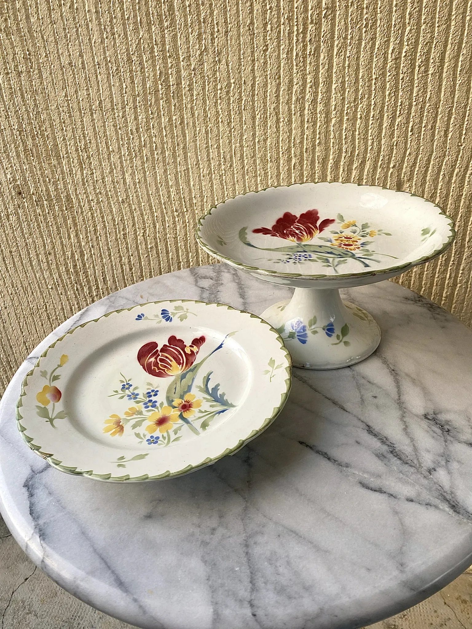 Two antique Luneville K&G compotiers with tulip decoration.