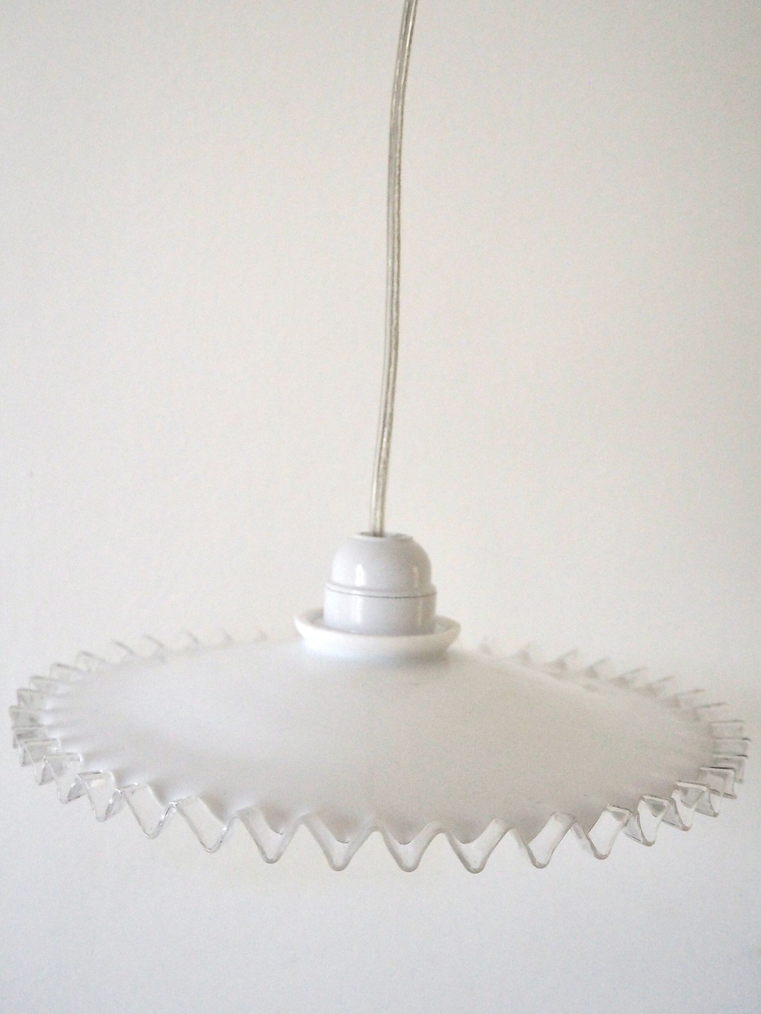 Opaline flower suspension