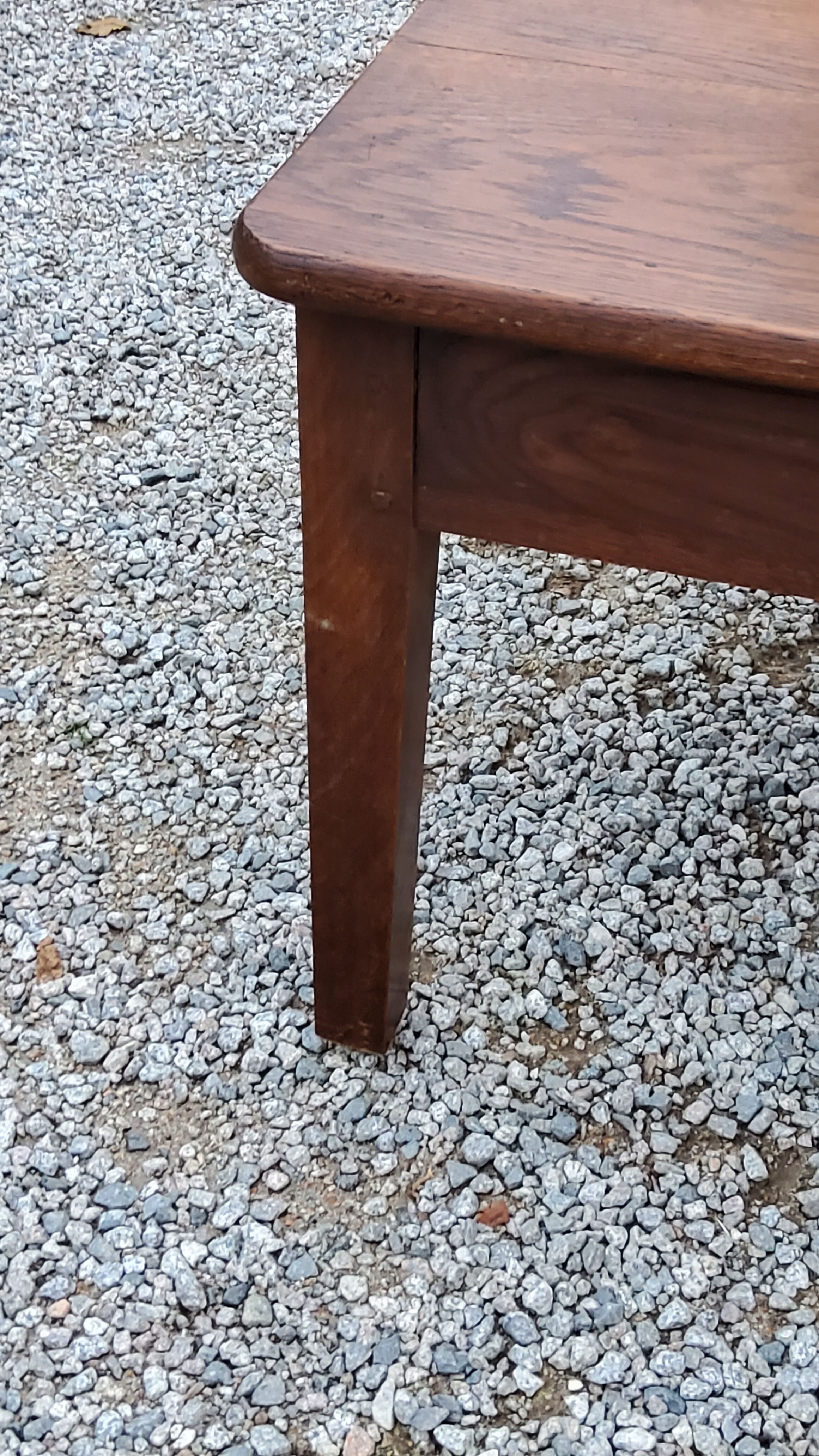 Oak farmhouse coffee table 1 drawer nineteenth century feet bobbins