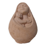 Sculpture mère à l'enfant en terre cuite