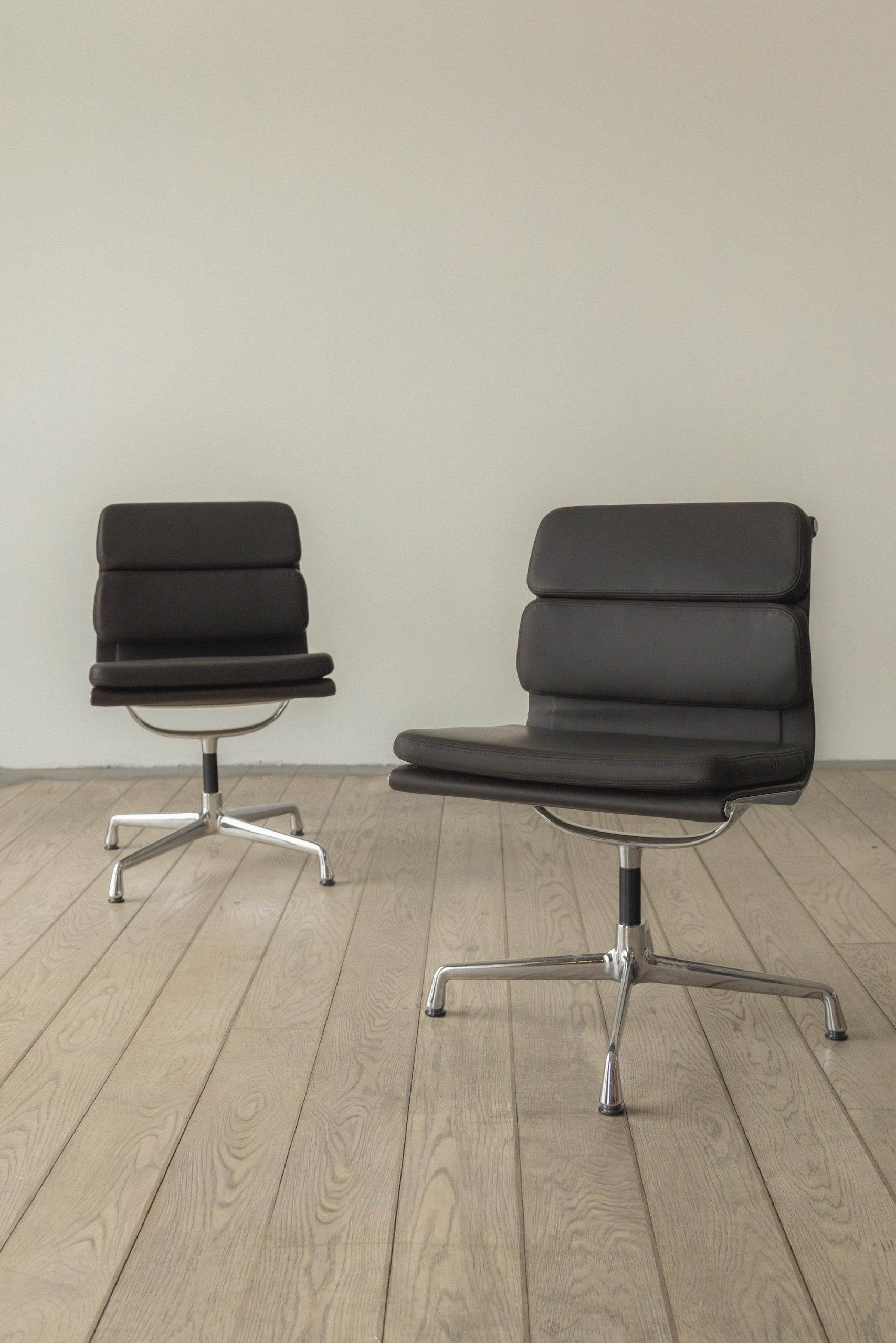 Soft Pad Chair EA 205