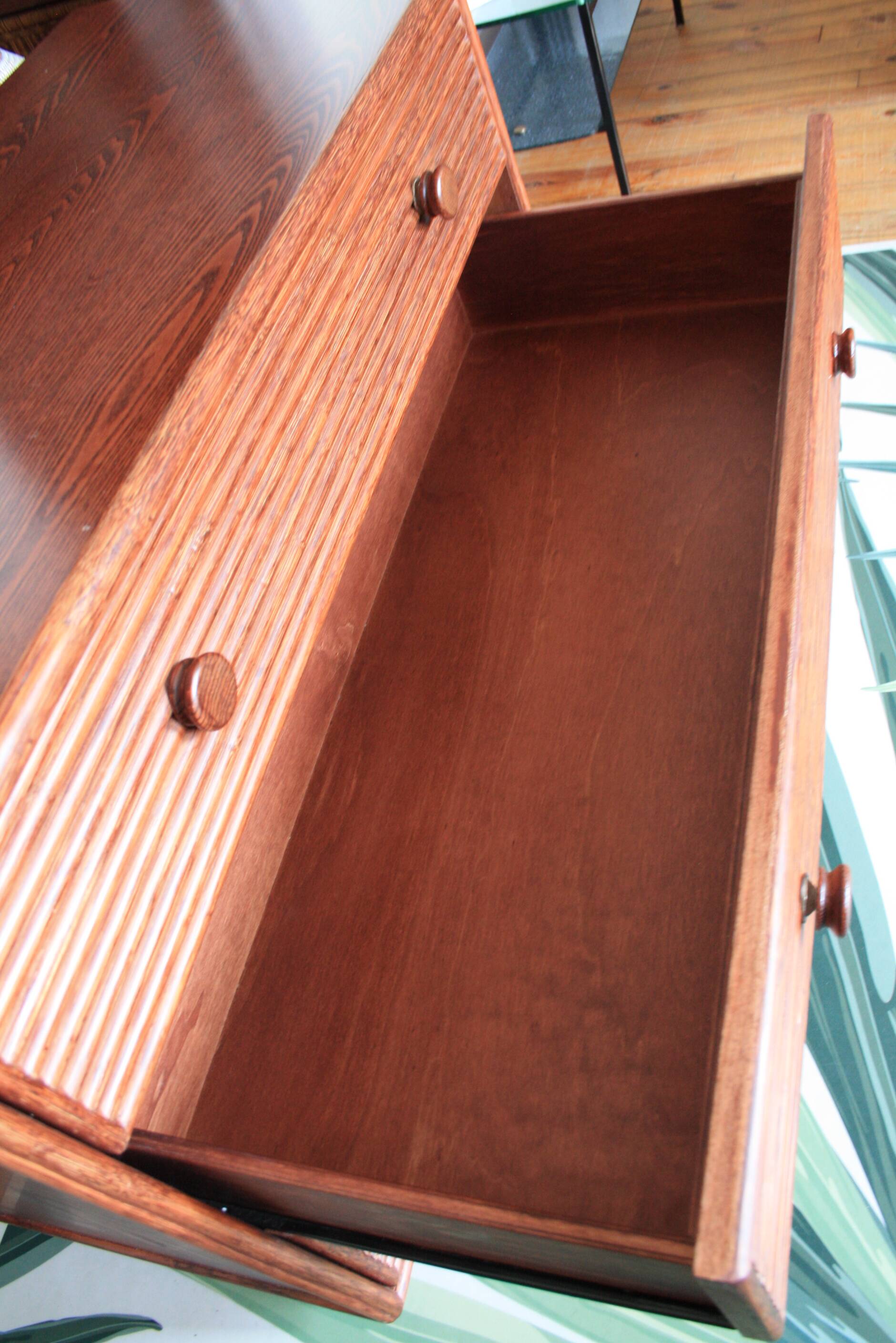 Commode en bois et rotin