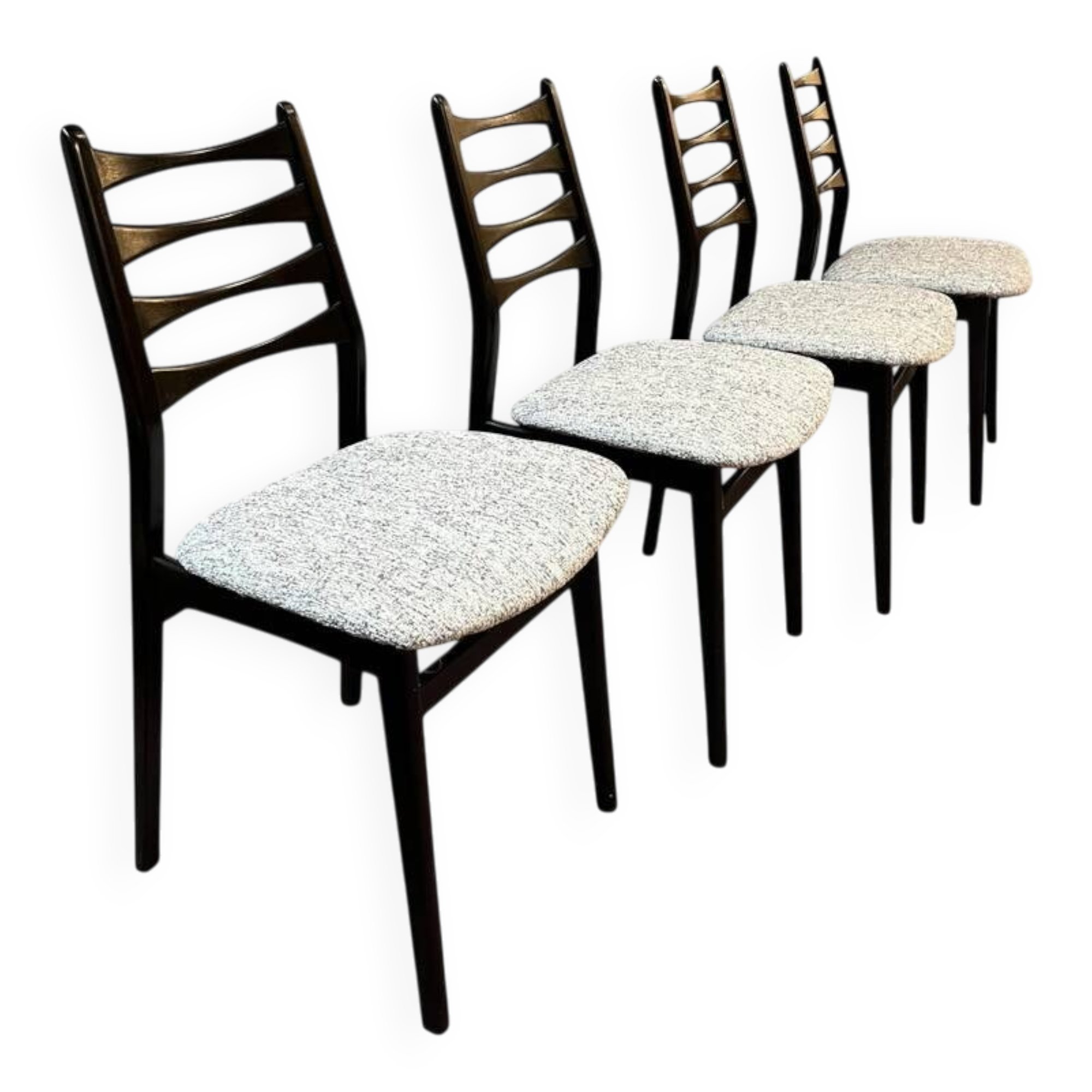 Série de 4 chaises en bois laqué noir, 1960