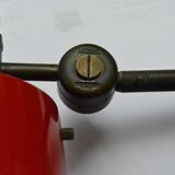 Old and rare Stilnovo wall light, red and black lacquered metal and brass With period label