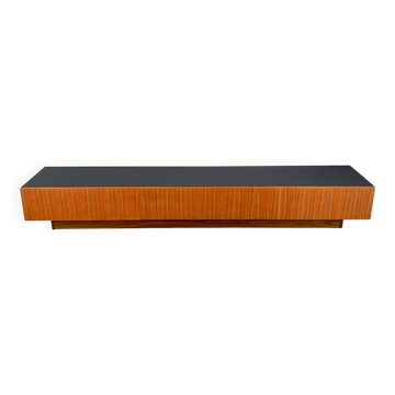 Lowboard minimaliste XXL, teck et plateau noir, années 1960
