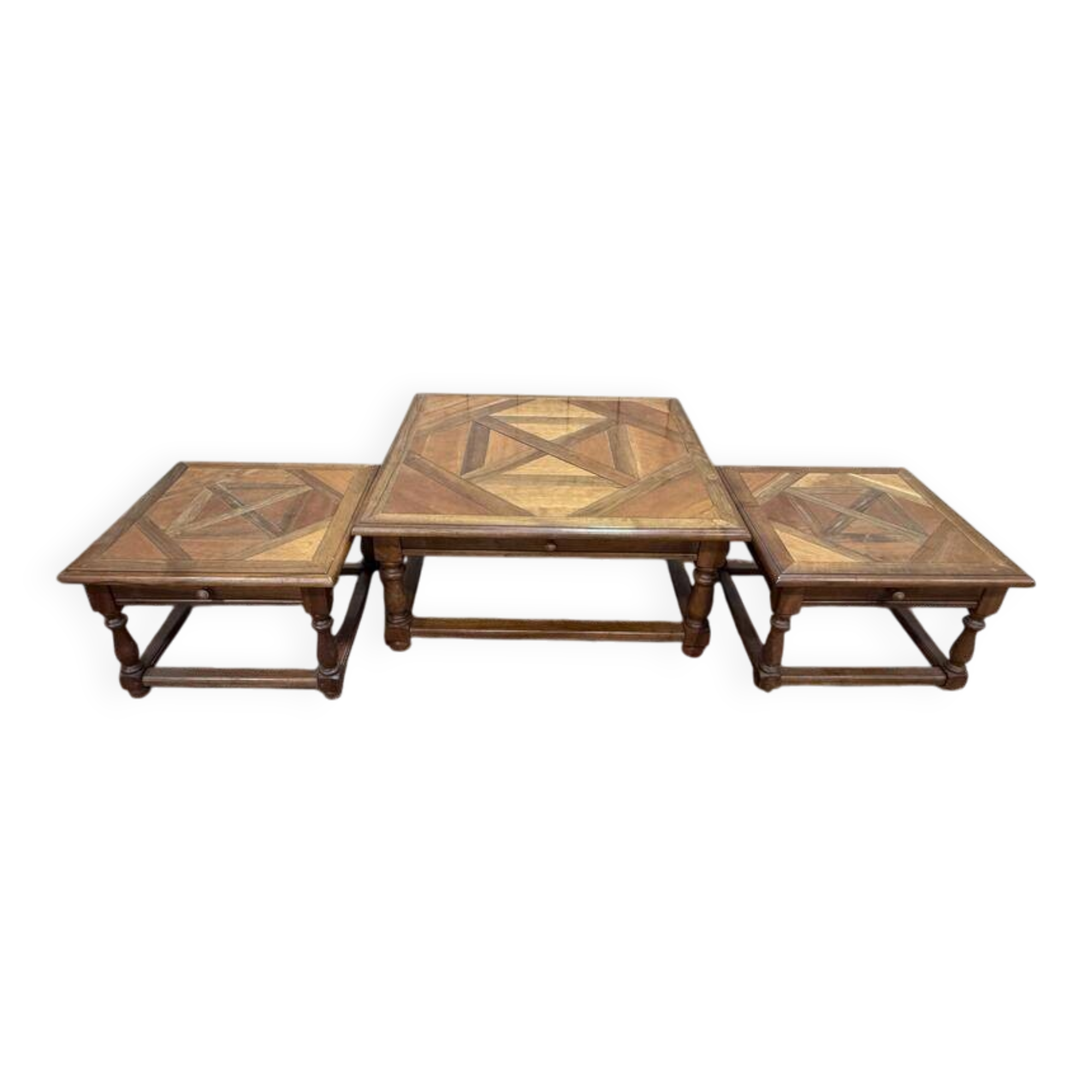 Table basse et bouts de canapés de style Louis XIII en parquet
