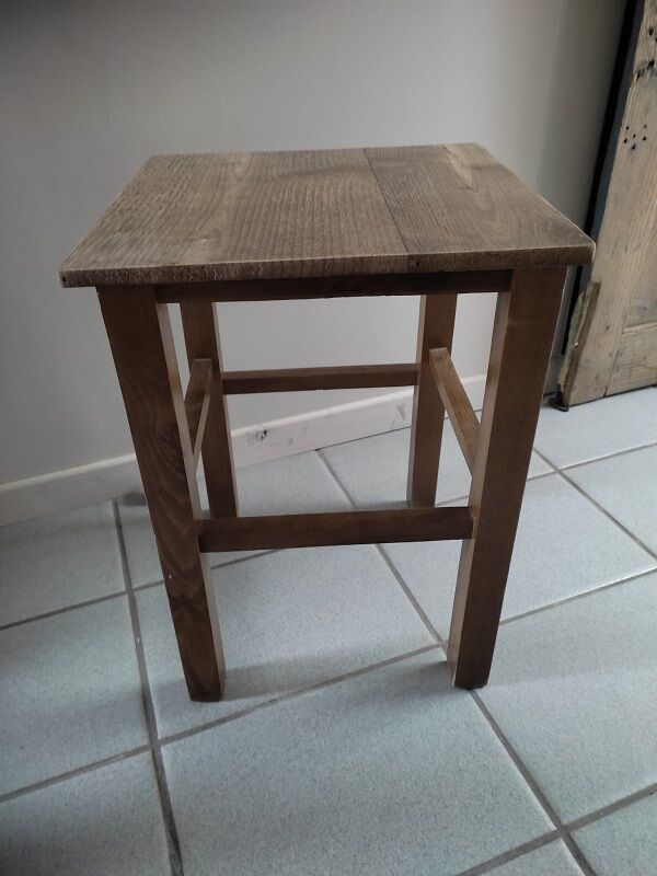 Stool solid wood seat, feet varnished patinated