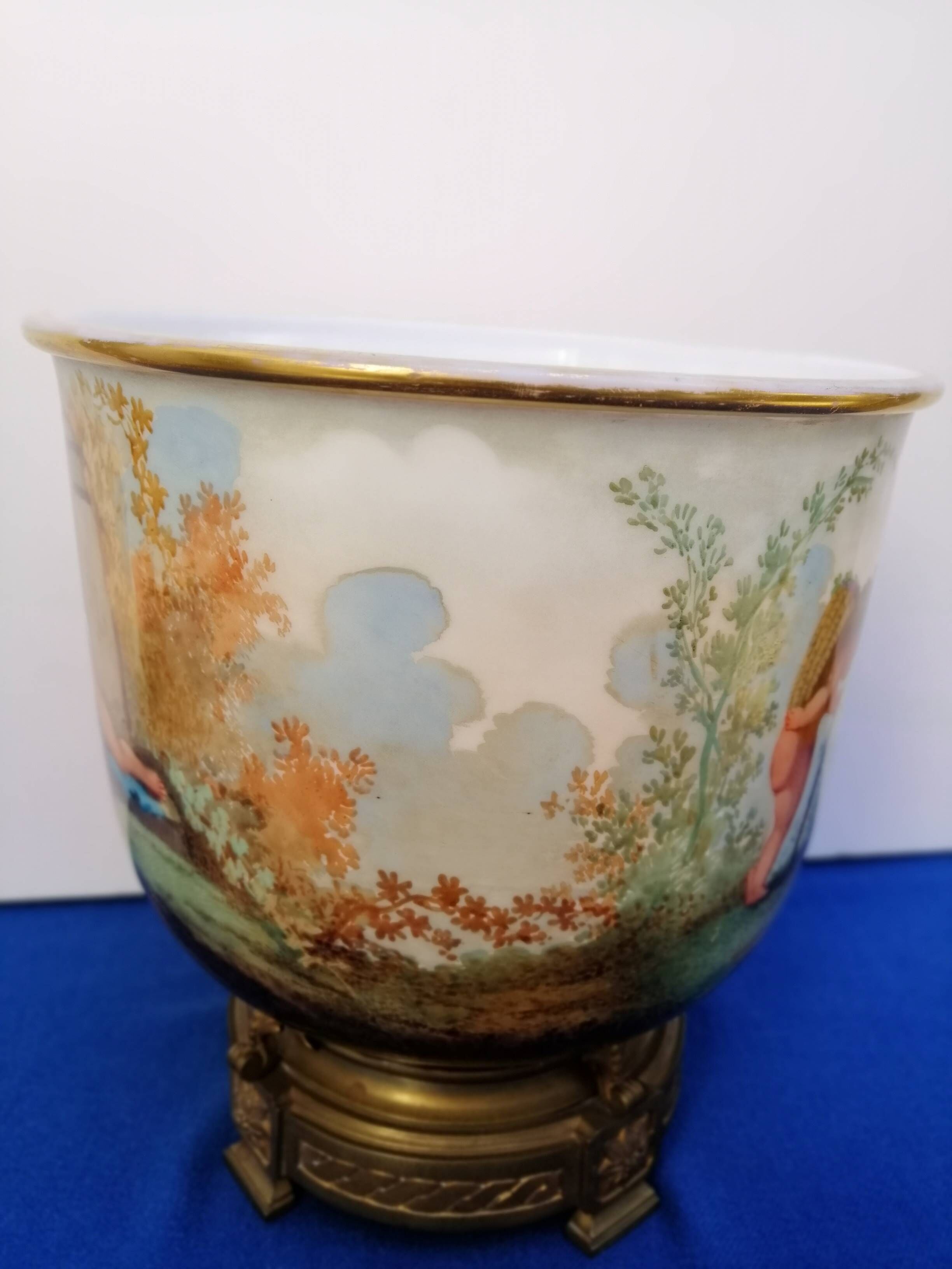 Napoleon III cache pot